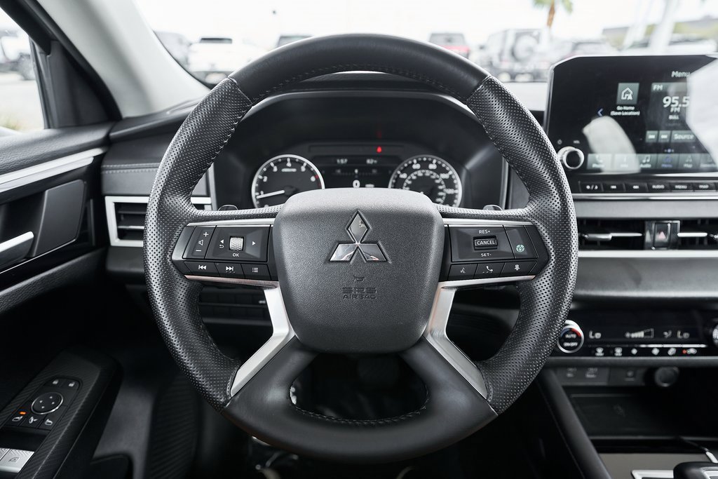 Used 2024 Mitsubishi Outlander SE image 36