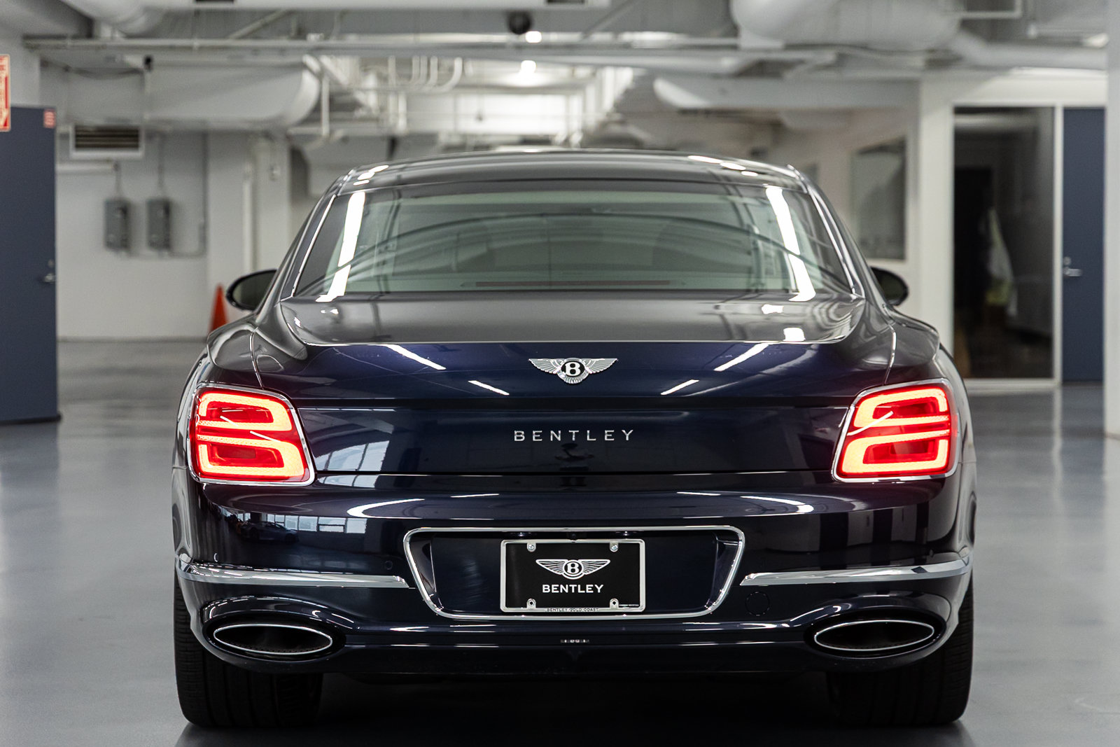 New 2026 Bentley Flying Spur Plug-In Hybrid AWD/4WD image 4