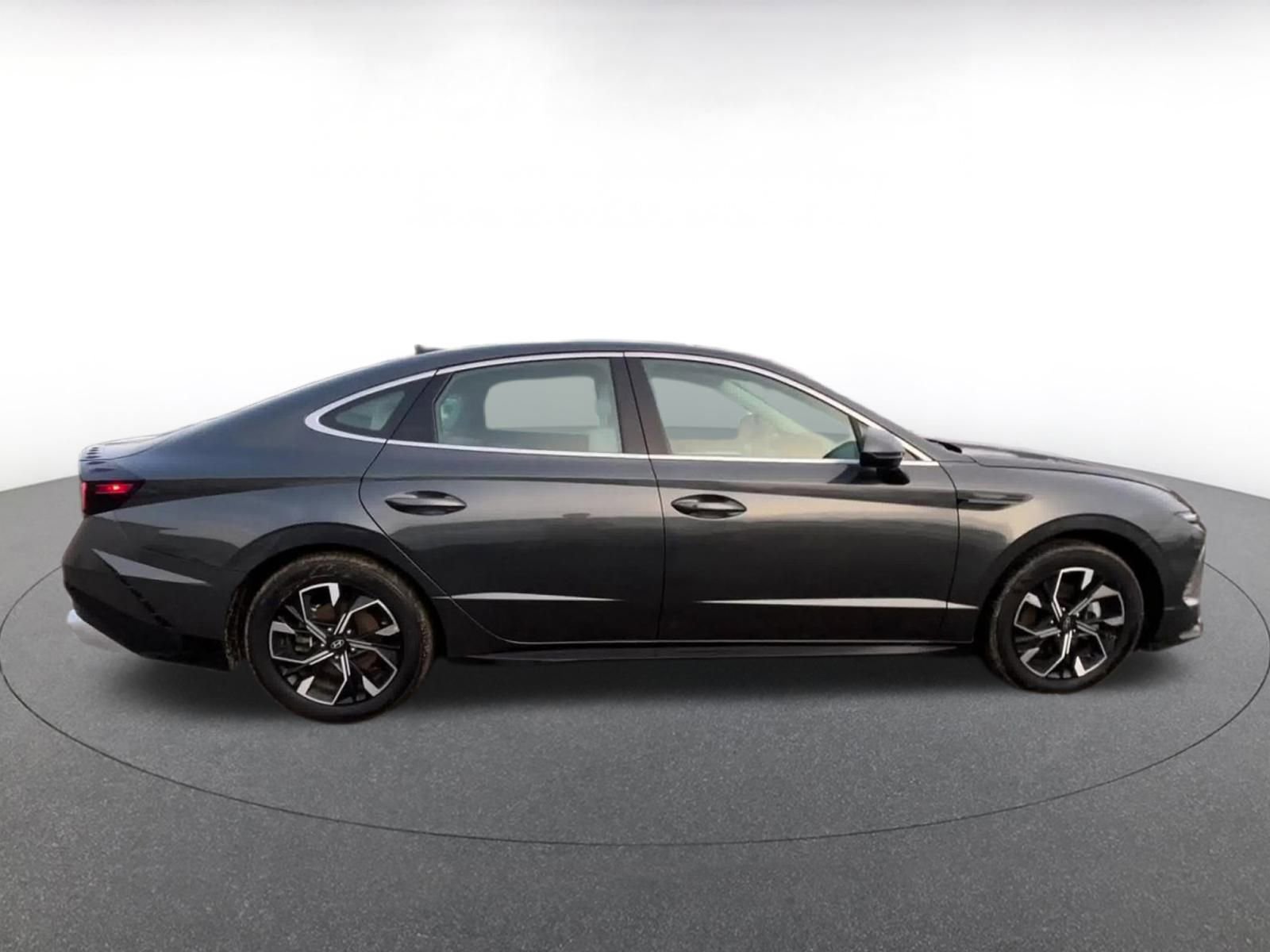 Used 2025 Hyundai Sonata SEL image 16