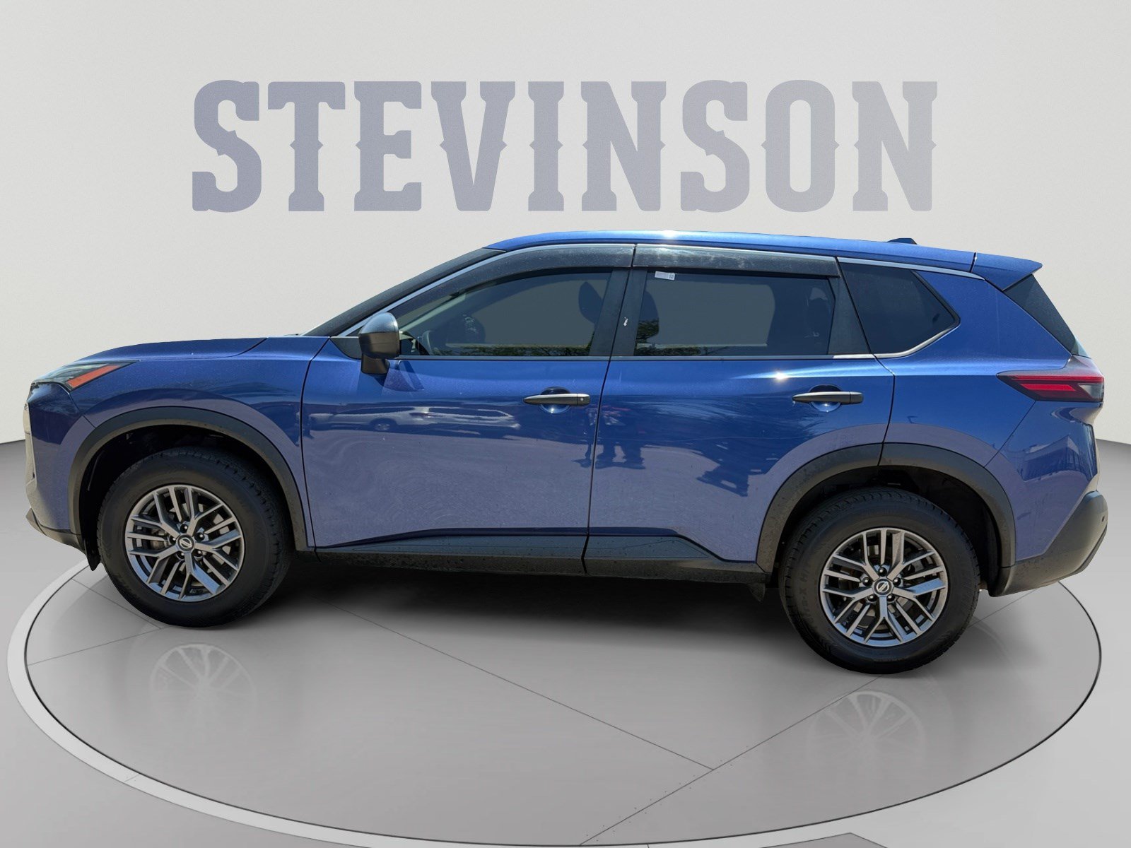 Used 2021 Nissan Rogue S FWD image 2