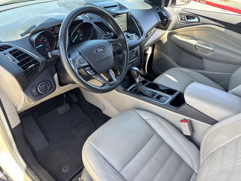 Used 2017 Ford Escape Titanium image 19