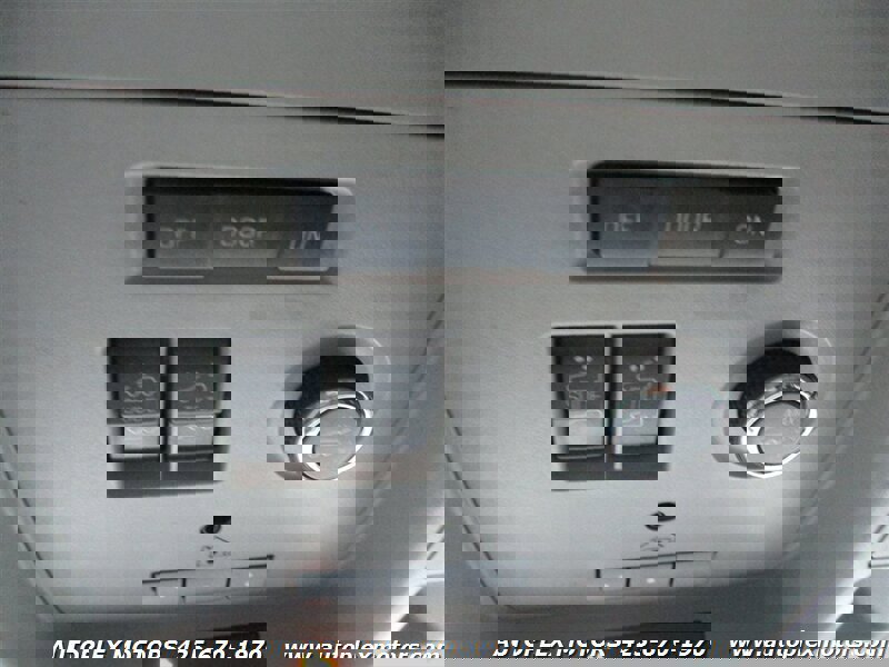 Used 2018 Chevrolet Suburban Premier image 32