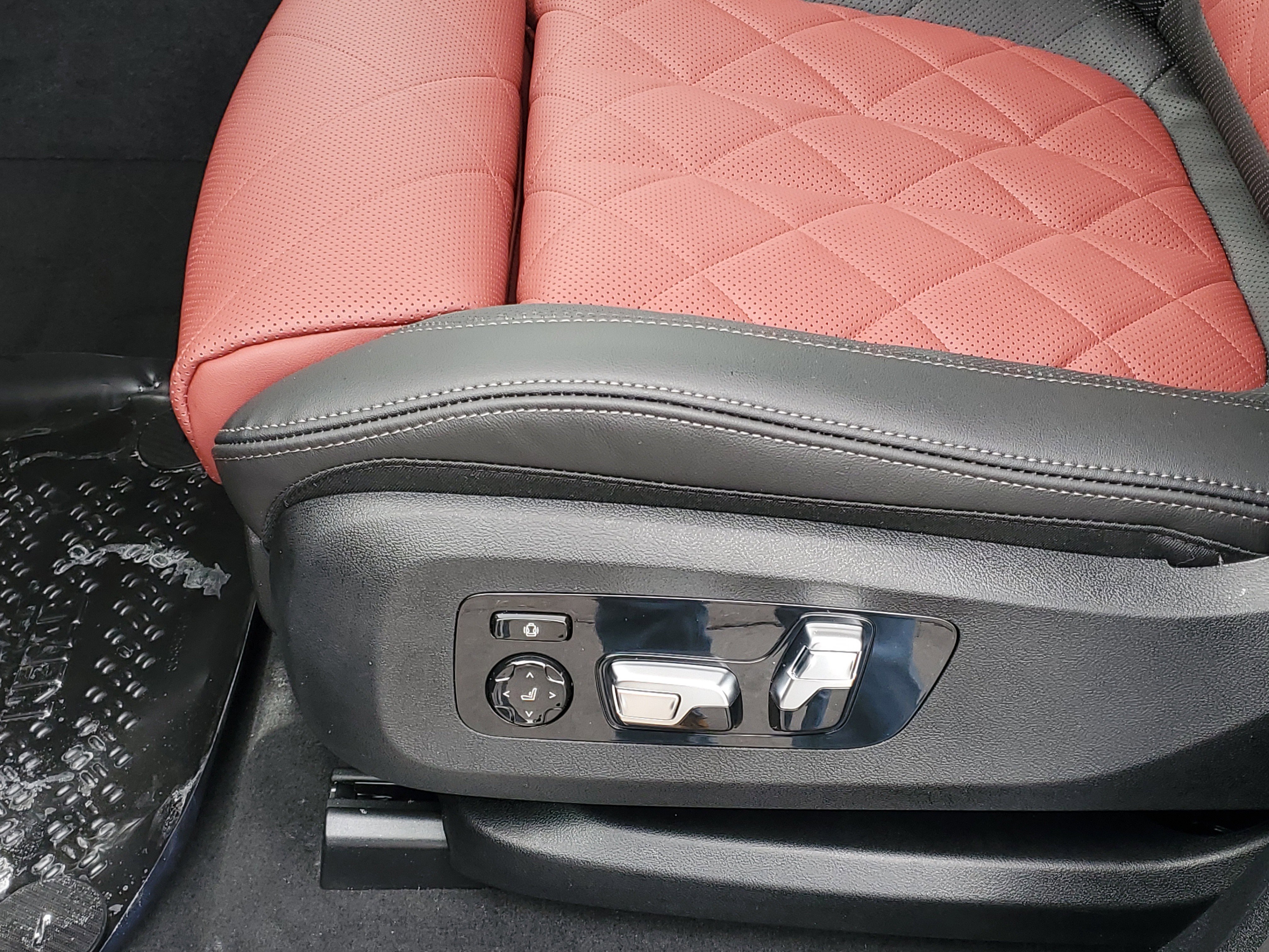 New 2026 BMW X6 xDrive40i w/ Executive Package image 9