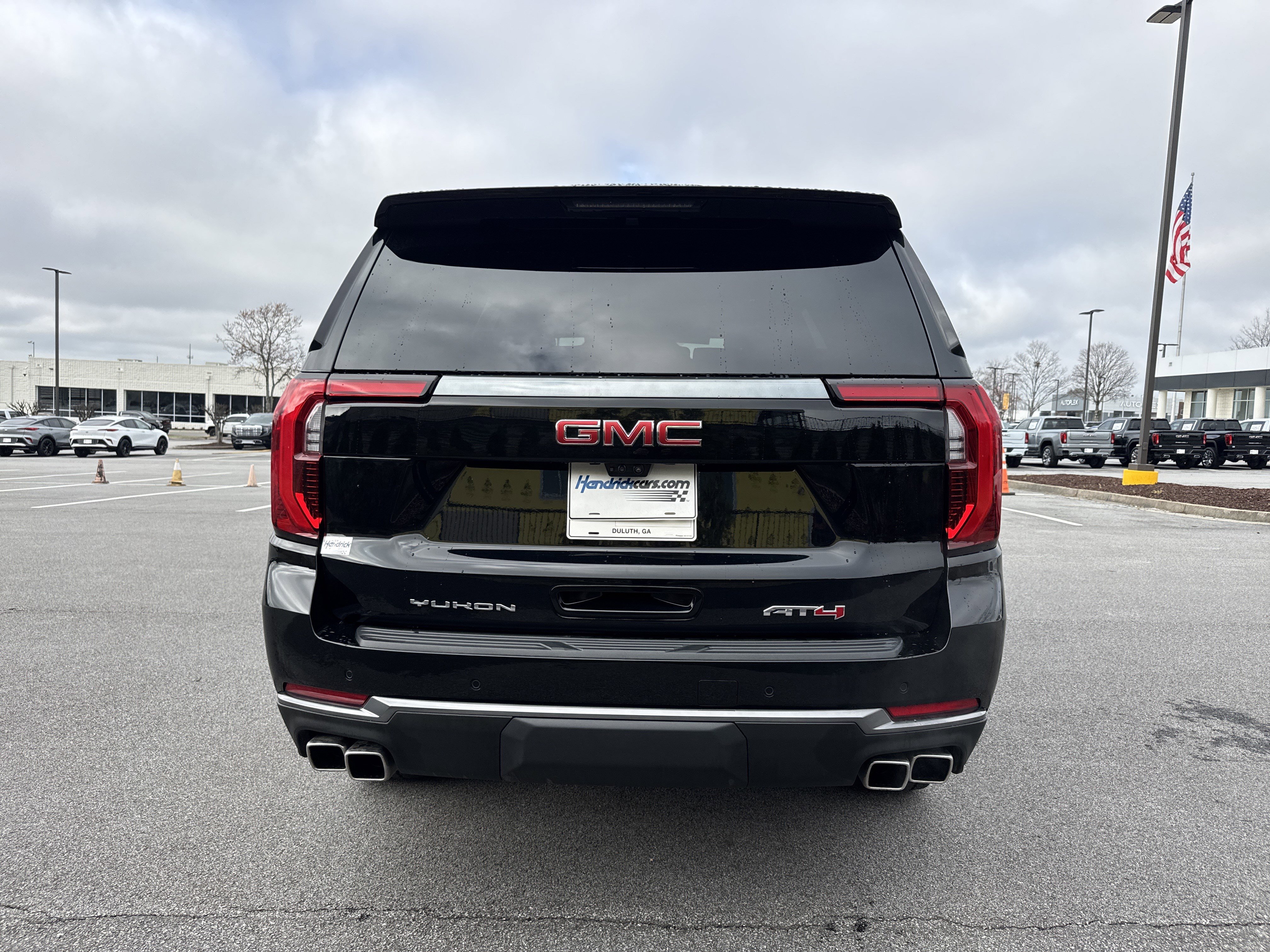 Used 2025 GMC Yukon AT4 w/ AT4 Premium Package image 9