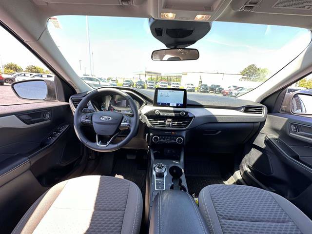 Used 2022 Ford Escape SE w/ Convenience Package FWD image 13