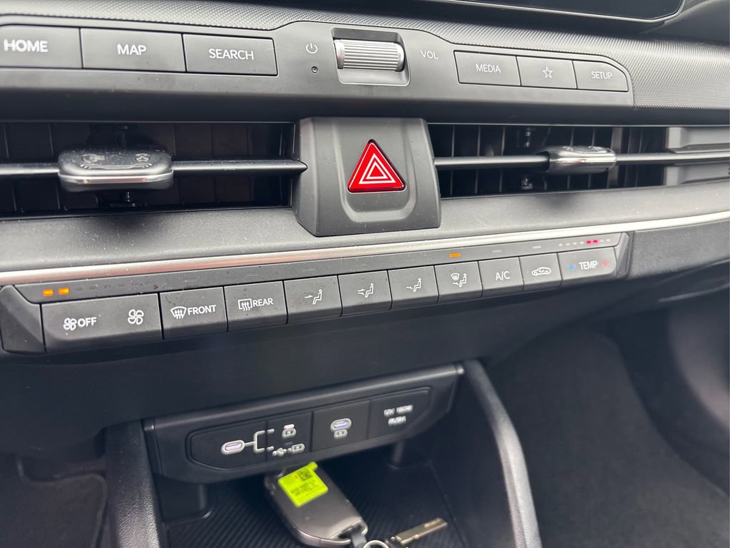 Certified 2025 Kia K4 LXS image 27