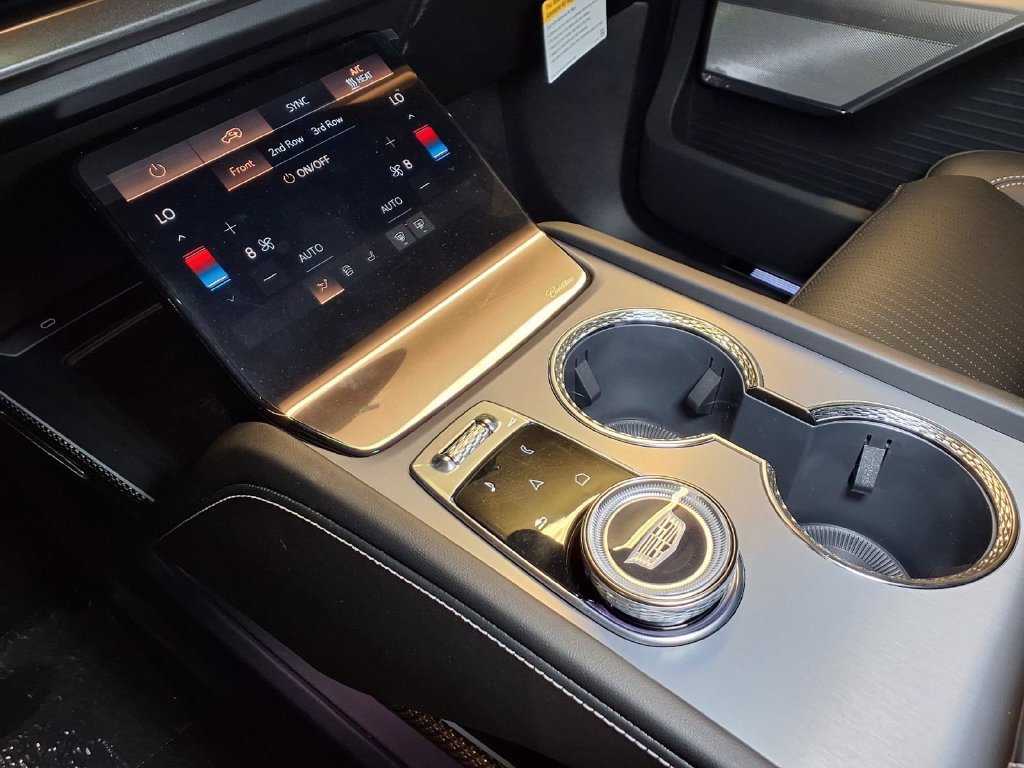New 2027 Cadillac Vistiq Sport AWD/4WD image 19