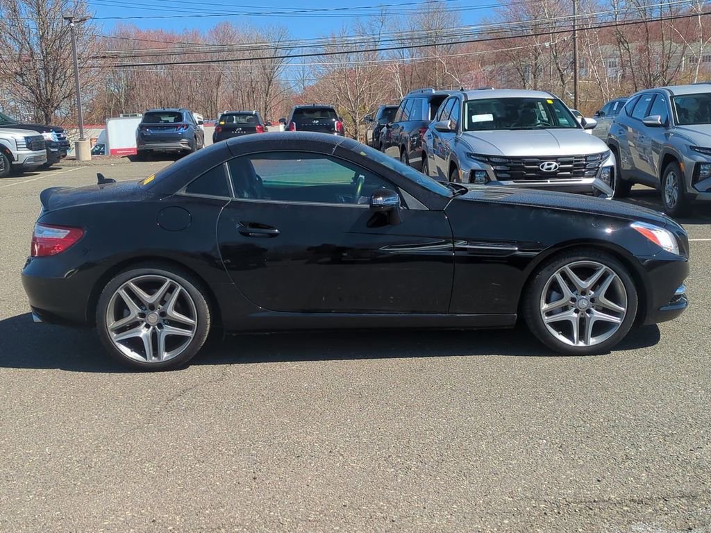 Used 2013 Mercedes-Benz SLK 250 image 2