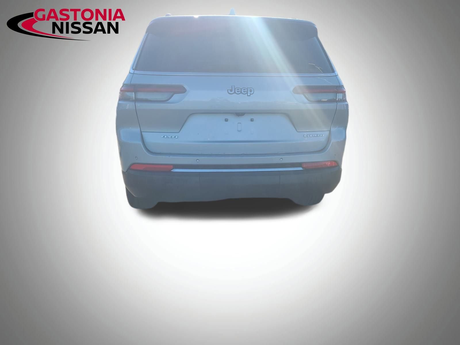 Used 2023 Jeep Grand Cherokee L Laredo image 9