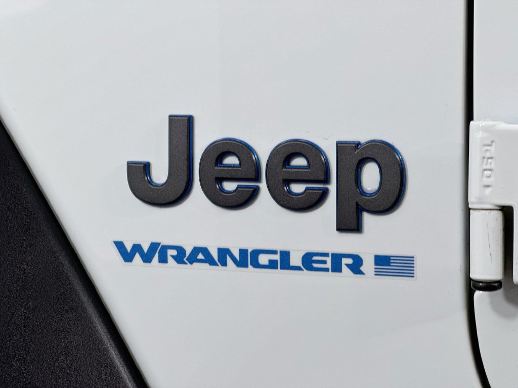Used 2023 Jeep Wrangler Unlimited w/ Cold Weather Group AWD/4WD image 11