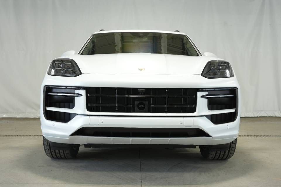 New 2026 Porsche Cayenne GTS image 11