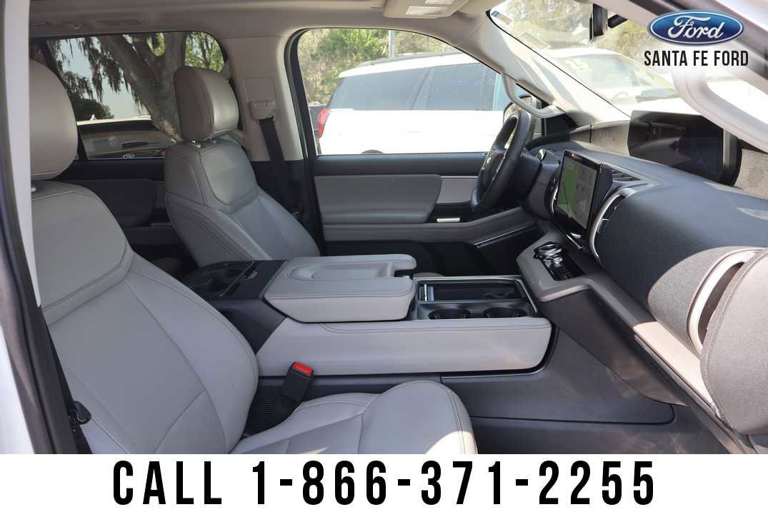 Used 2025 Ford Expedition Active RWD image 26