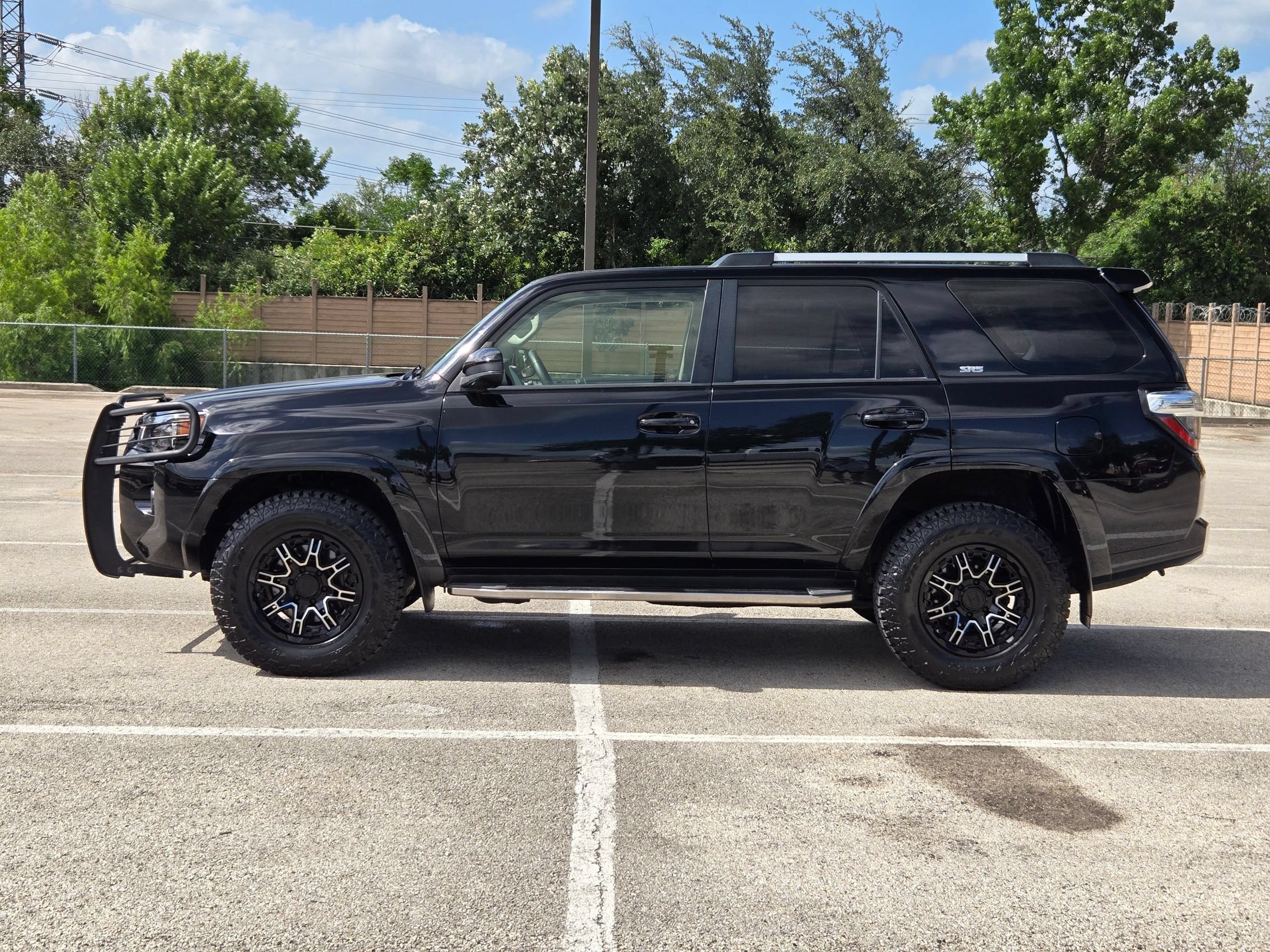 Used 2019 Toyota 4Runner SR5 AWD/4WD image 7