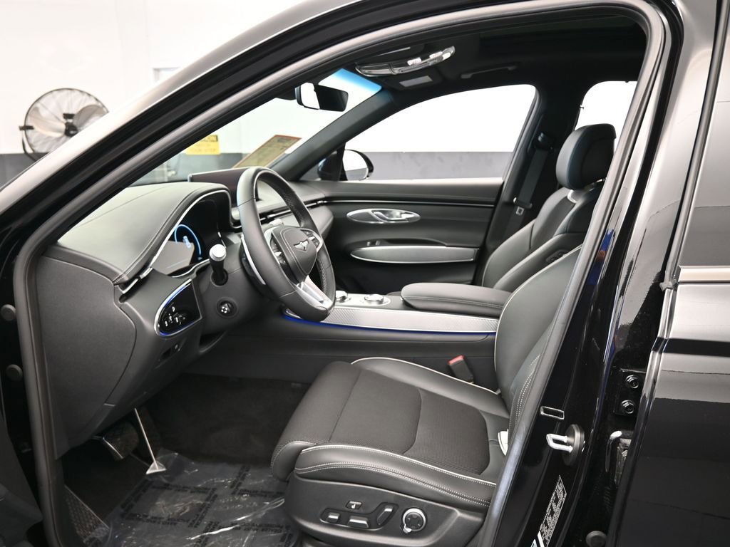 Used 2024 Genesis GV70 2.5T w/ Sport Prestige Package image 12