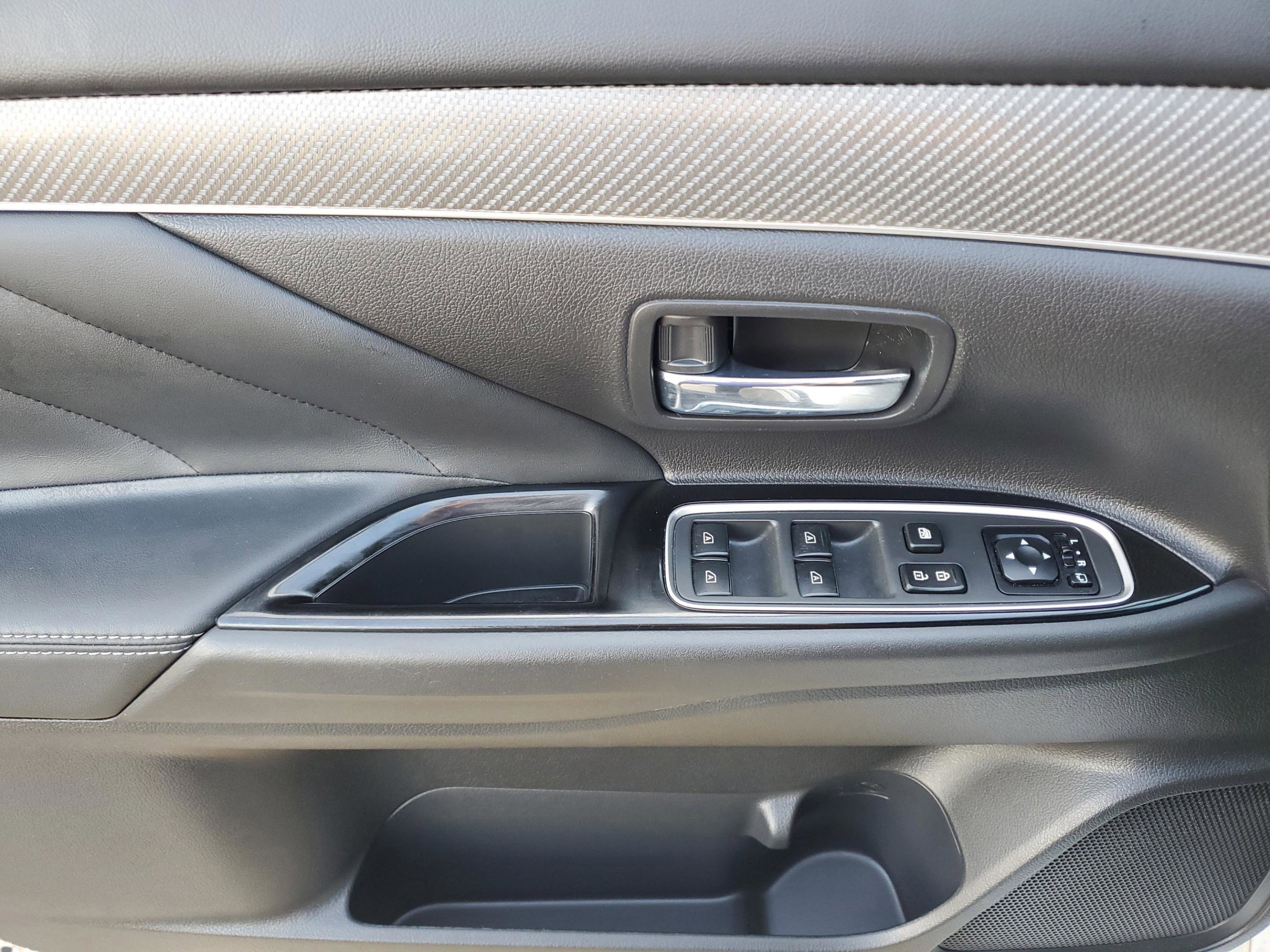 Used 2019 Mitsubishi Outlander GT image 26