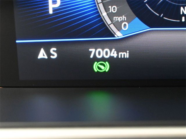 Certified 2025 Volkswagen Taos SE w/ Panoramic Sunroof Package image 19