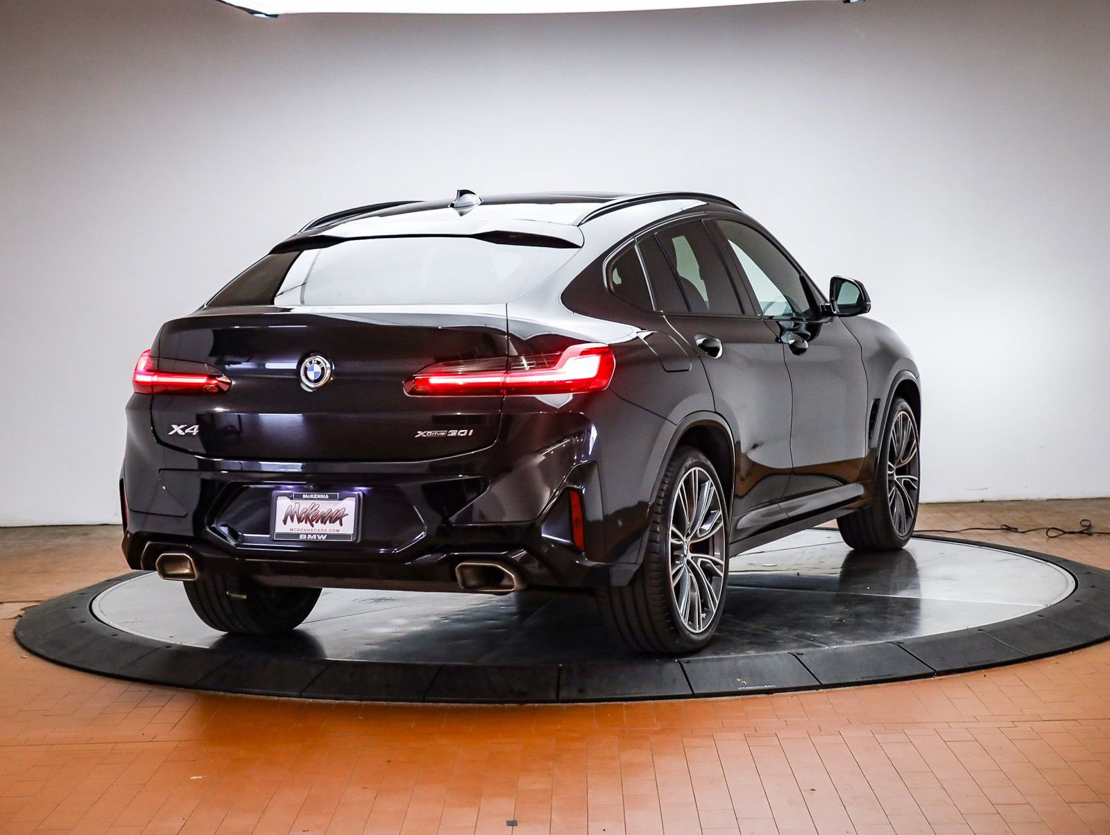 Used 2022 BMW X4 xDrive30i w/ M Sport Package 2 image 5