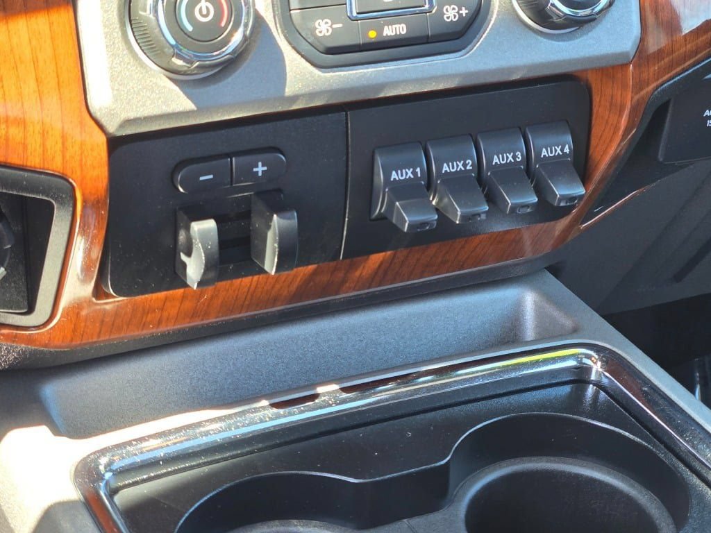 Used 2016 Ford F250 King Ranch w/ Snow Plow Prep Package AWD/4WD image 31