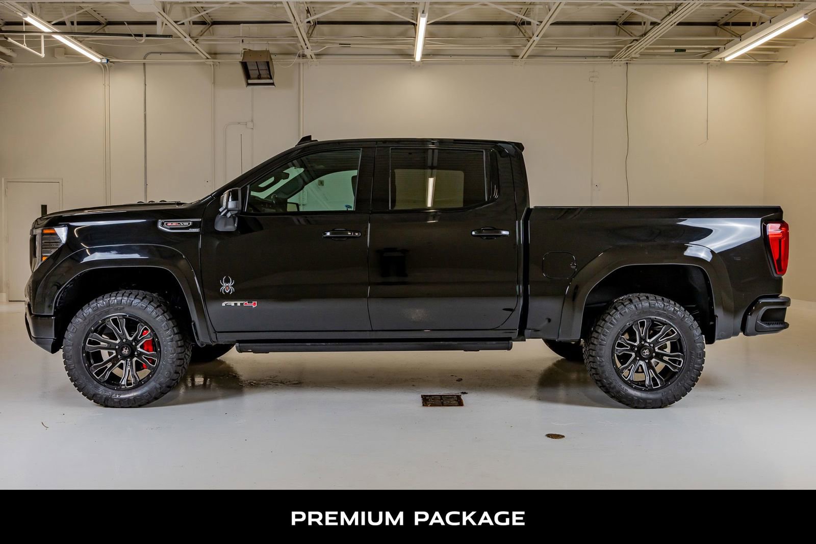 Used 2022 GMC Sierra 1500 AT4 w/ AT4 Premium Package AWD/4WD image 5