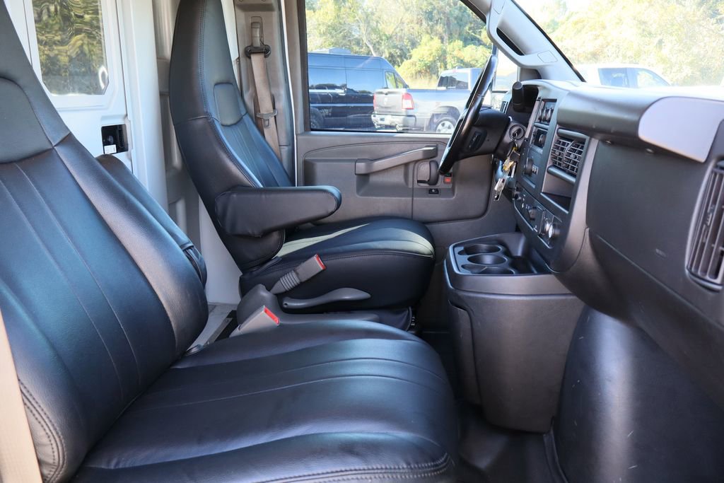 Used 2023 GMC Savana 3500 w/ Power Convenience Package image 29