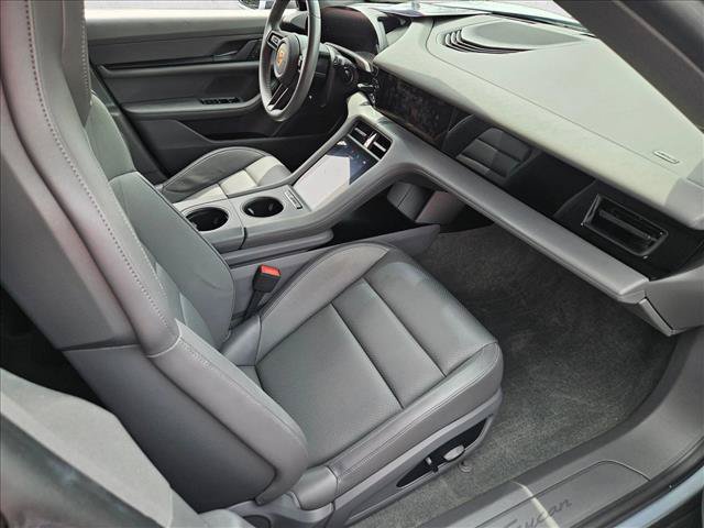 Used 2022 Porsche Taycan RWD image 20