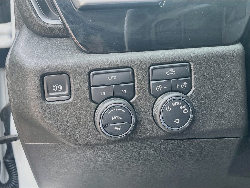Used 2022 Chevrolet Silverado 1500 LT AWD/4WD image 10