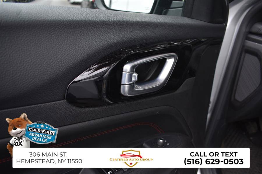 Used 2025 Jeep Compass Trailhawk AWD/4WD image 13