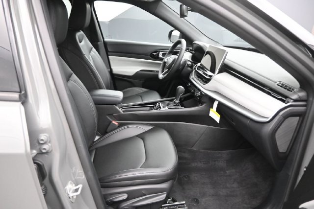 New 2026 Jeep Compass Limited w/ Sun, Sound & Navigation Group AWD/4WD image 10