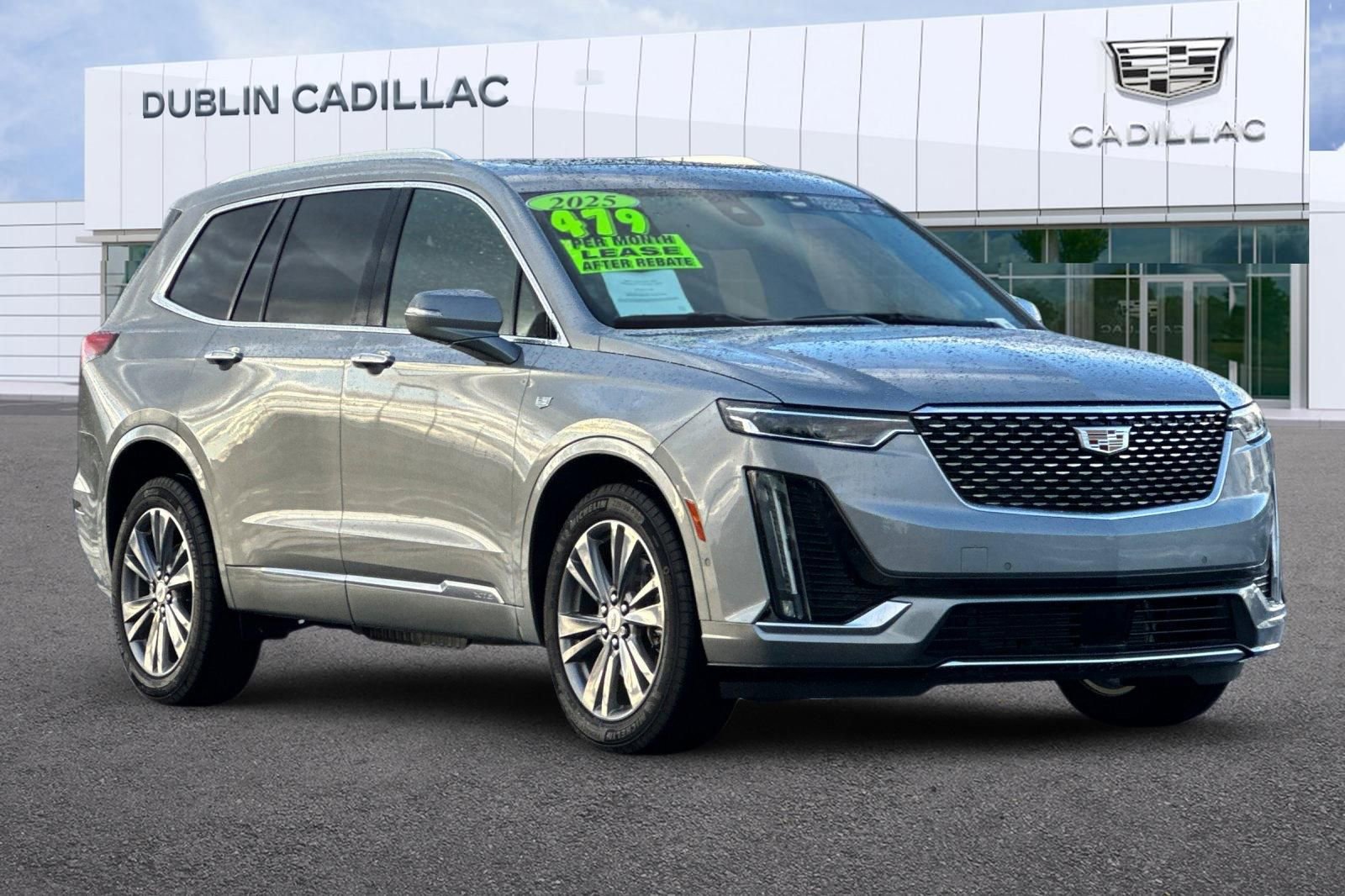 Used 2025 Cadillac XT6 Premium Luxury w/ Technology Package image 2