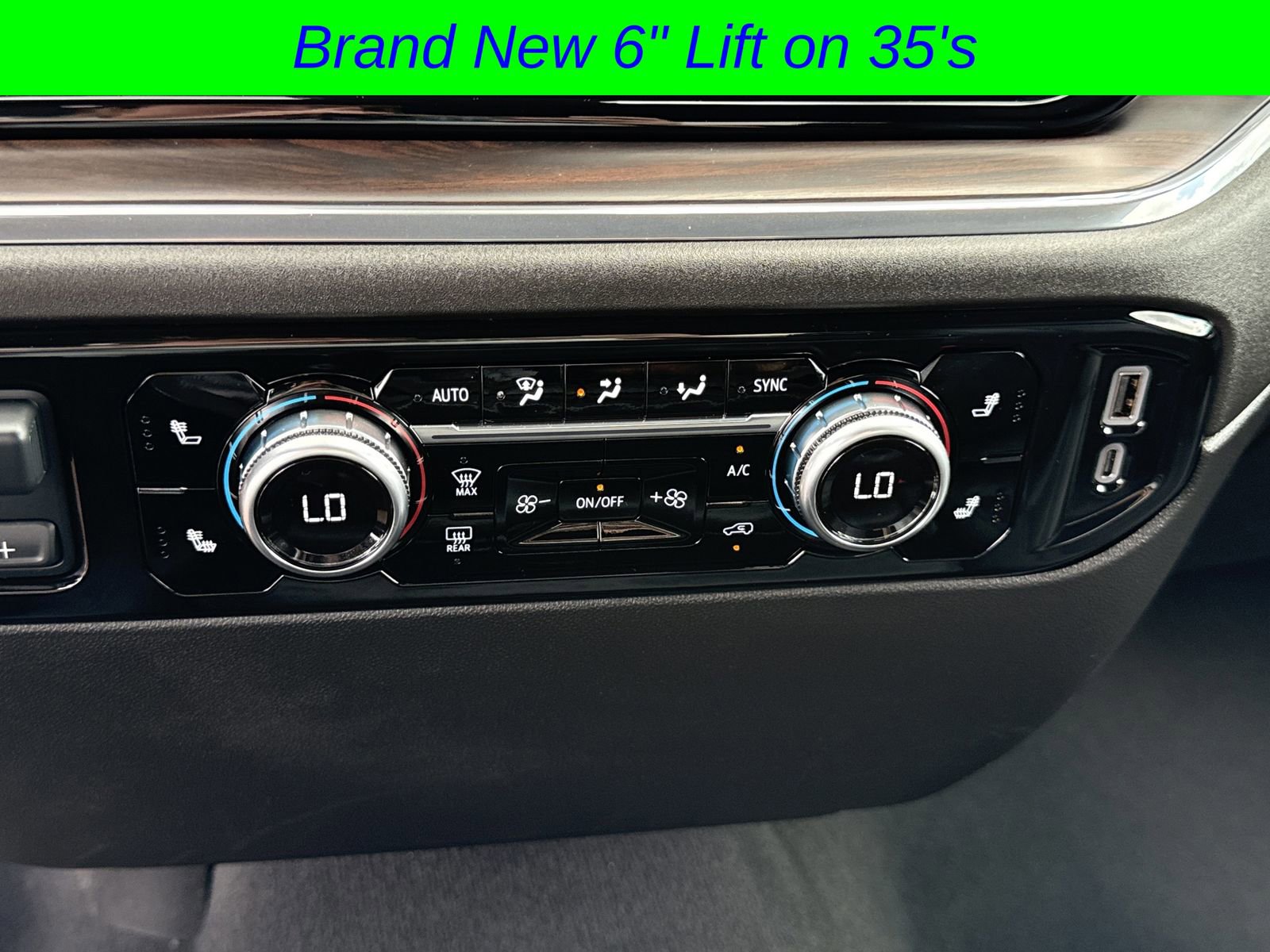 Used 2025 GMC Sierra 1500 SLT AWD/4WD image 26