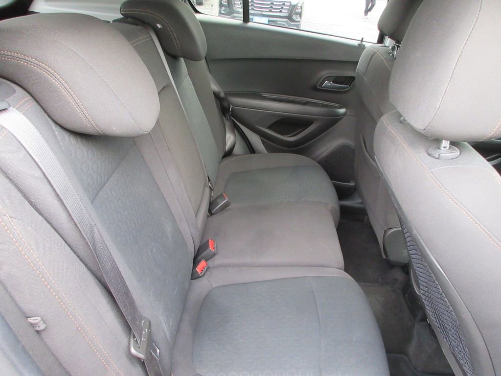 Certified 2021 Chevrolet Trax LS w/ Tint and Cruise Package image 17