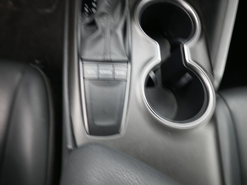 Used 2023 Toyota Camry SE image 14