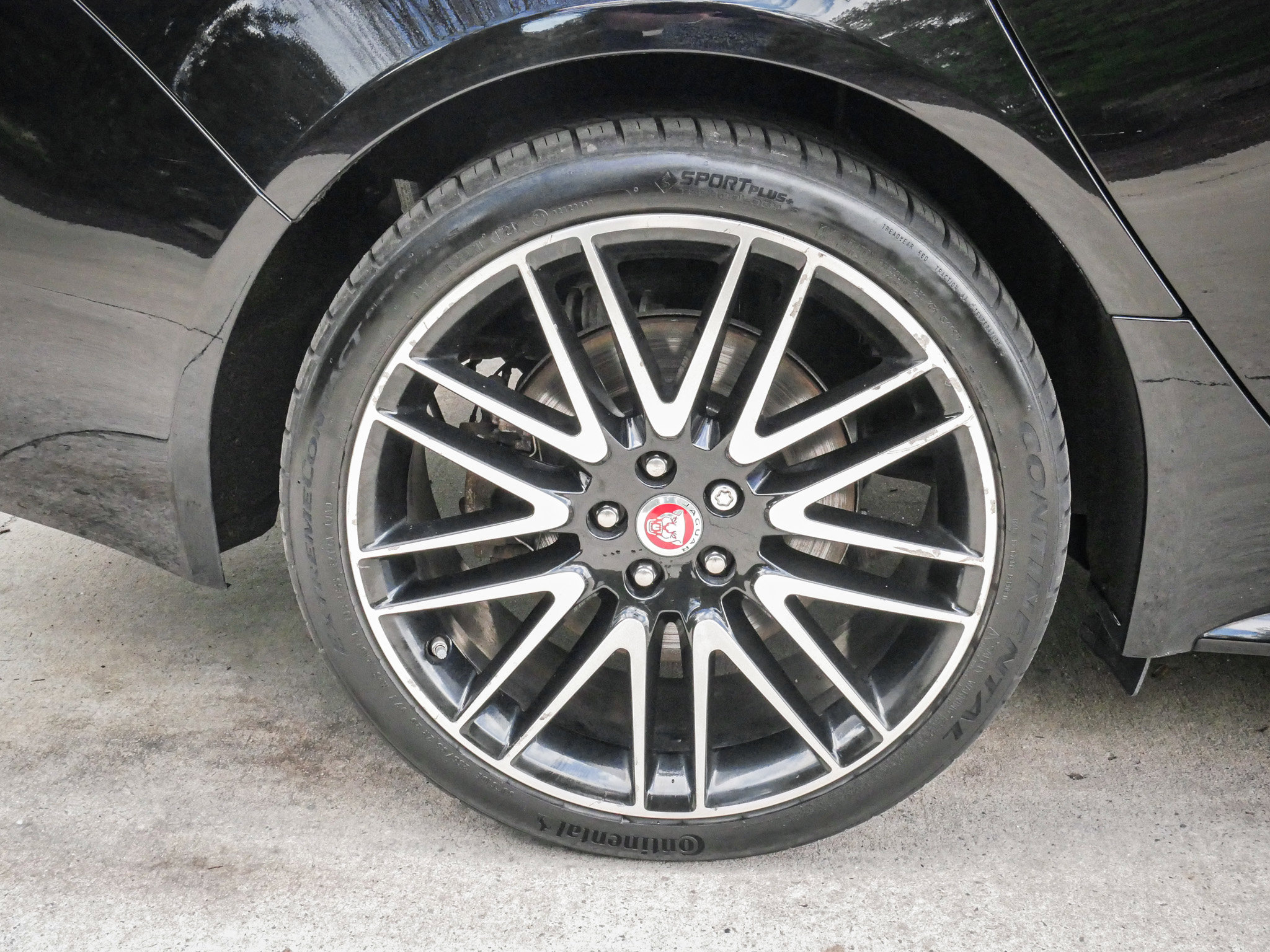Used 2018 Jaguar XF R-Sport AWD/4WD image 13