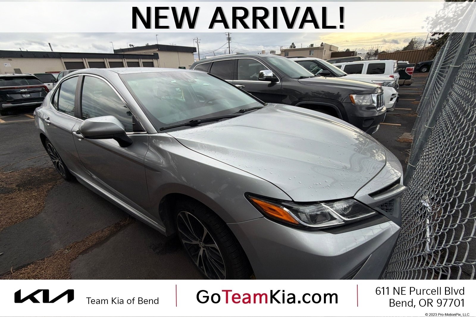 Used 2018 Toyota Camry SE image 1