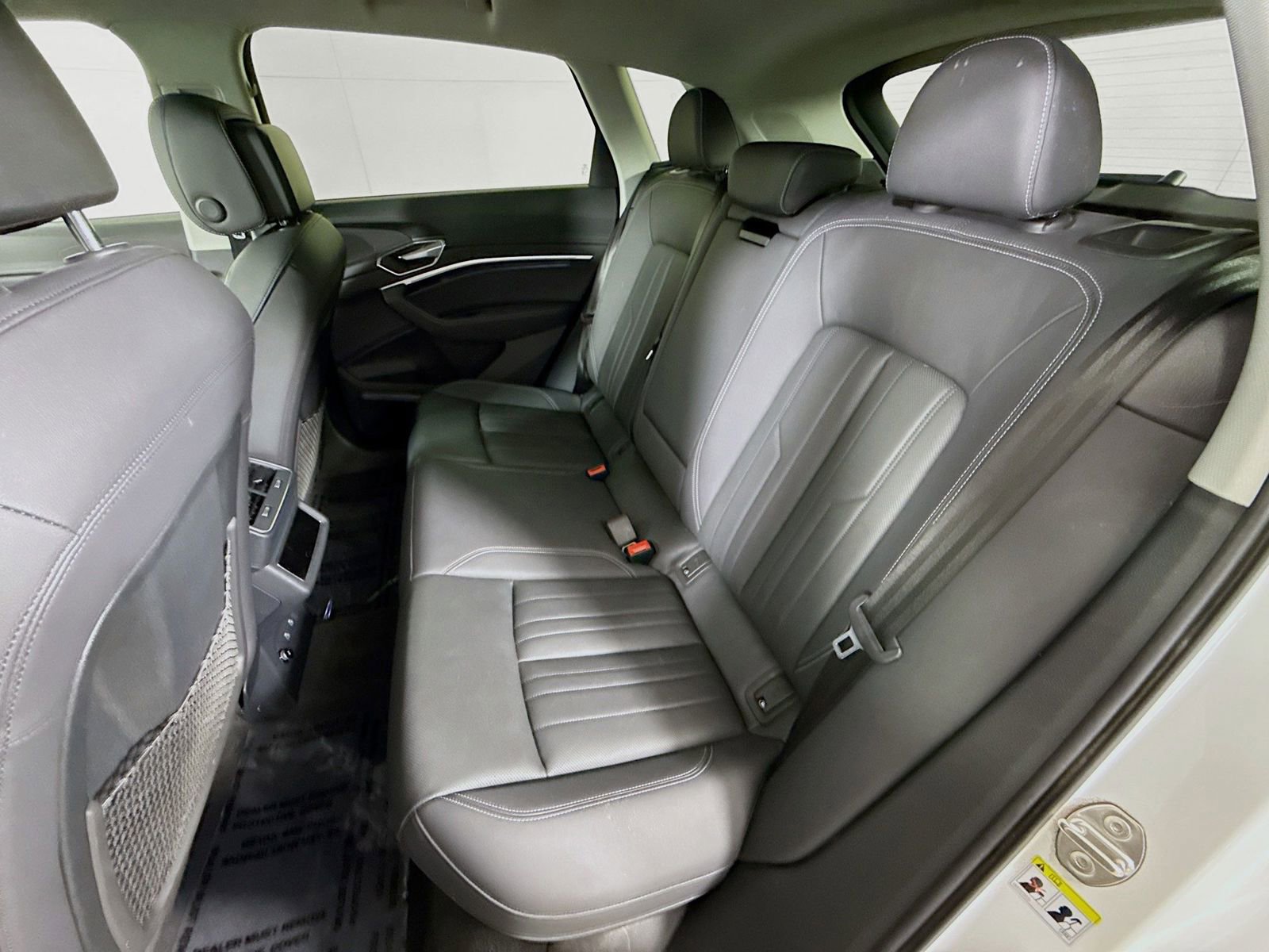 Used 2022 Audi e-tron Premium Plus image 22