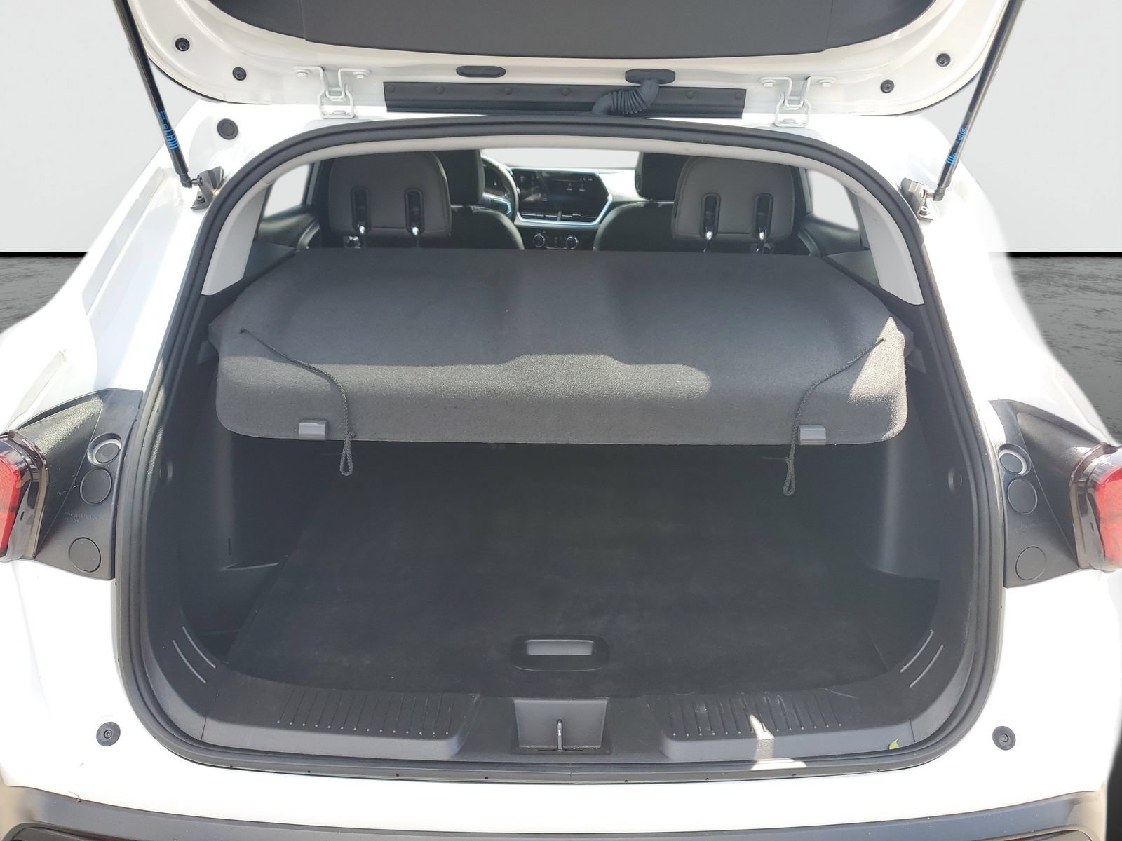 Used 2025 Chevrolet Trax ACTIV w/ Driver Confidence Package FWD image 9
