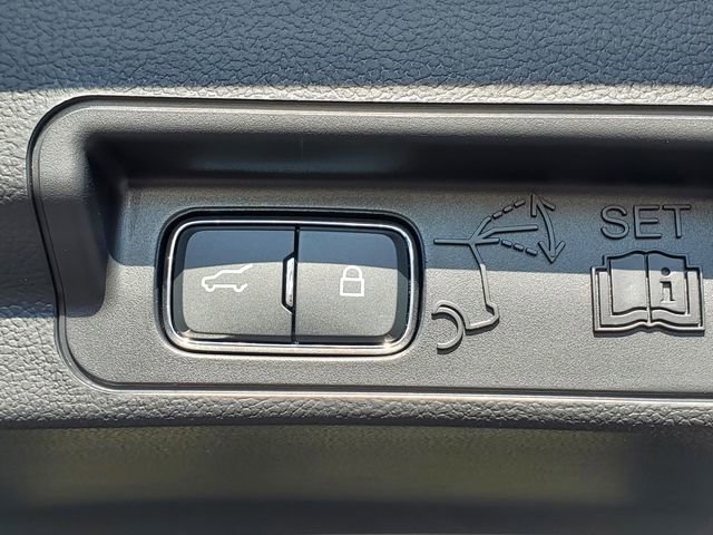 Used 2026 Ford Explorer ST-Line w/ ST-Line Street Pack image 18