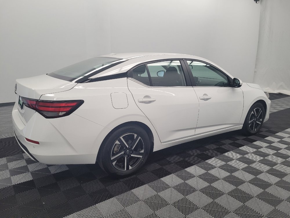 Used 2025 Nissan Sentra SV FWD image 10