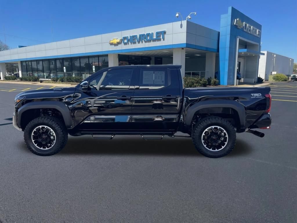 Used 2026 Toyota Tacoma TRD Off-Road AWD/4WD image 4