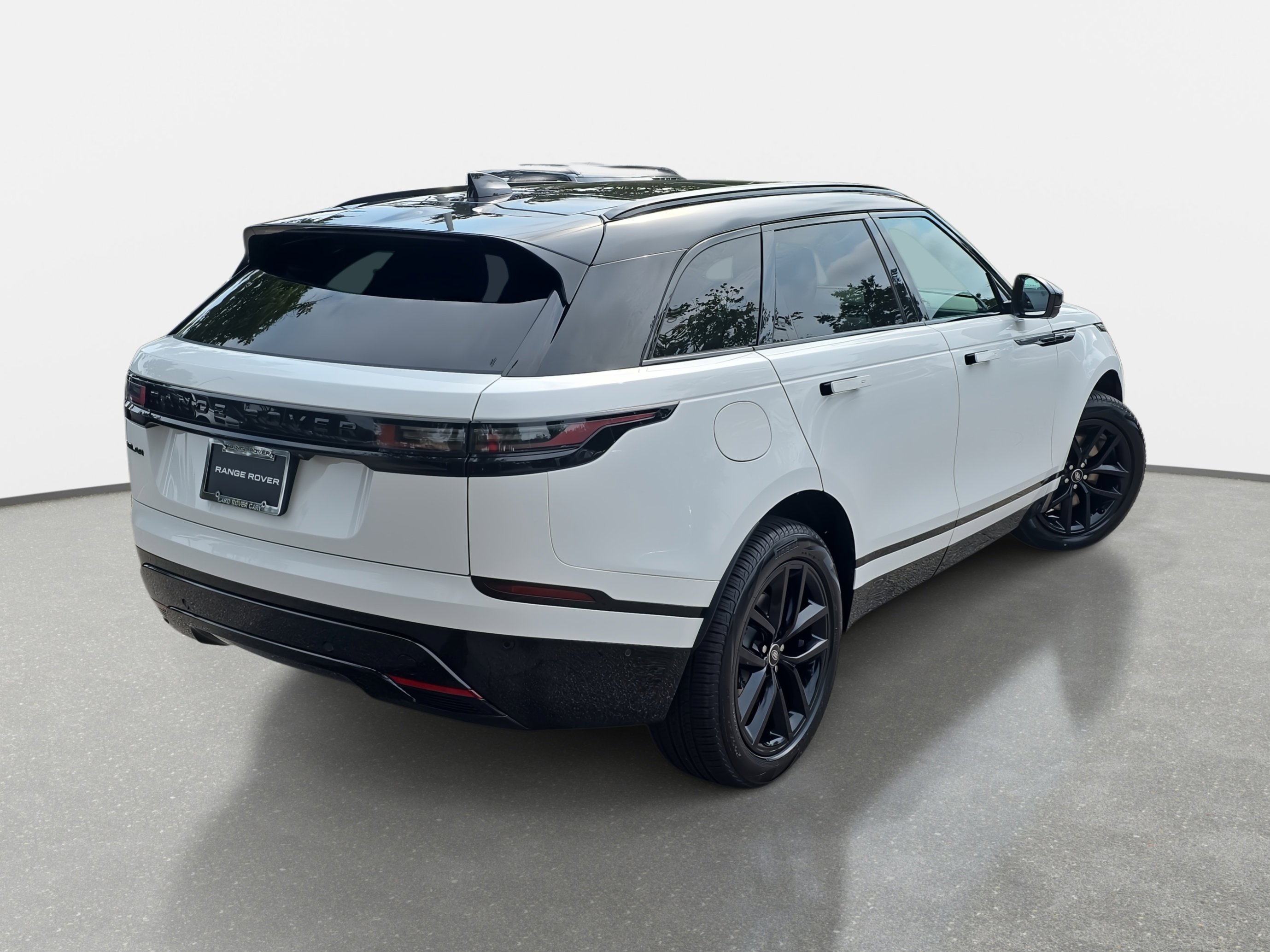 New 2026 Land Rover Range Rover Velar Dynamic SE image 5