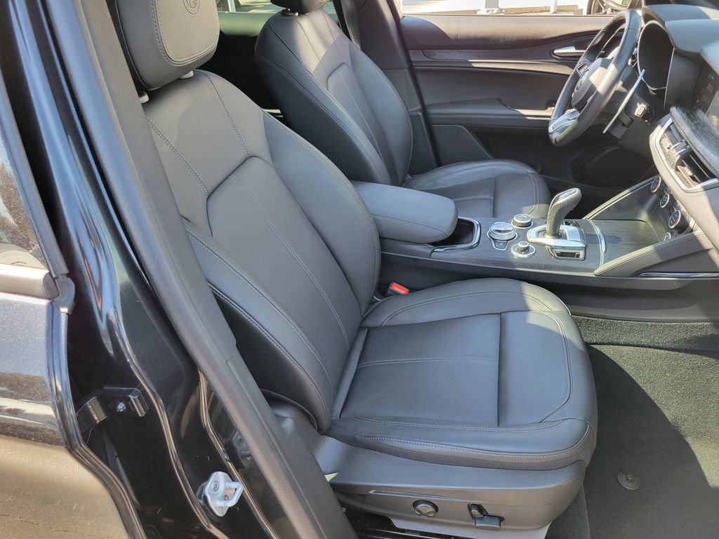 Used 2024 Alfa Romeo Stelvio Sprint image 20