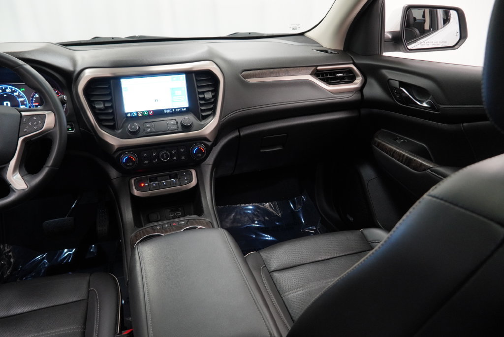 Certified 2023 GMC Acadia Denali w/ Denali Technology Package FWD image 18