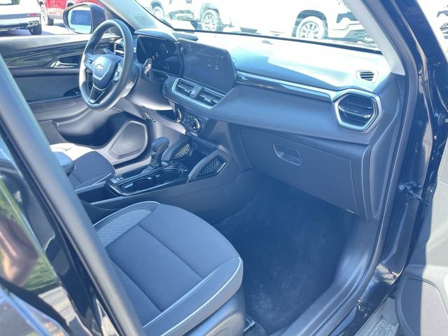 Used 2025 Chevrolet TrailBlazer LS w/ LS Convenience Package FWD image 26