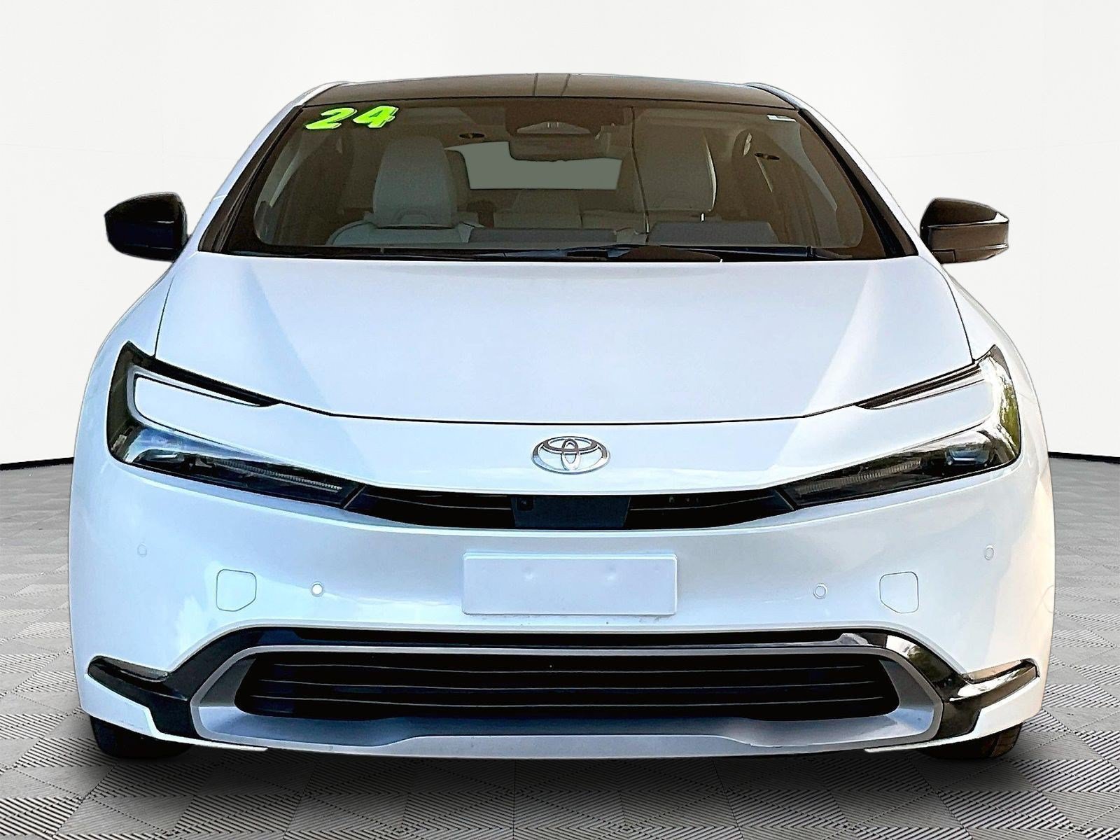 Used 2024 Toyota Prius Limited w/ Limited Premium Package AWD/4WD image 2