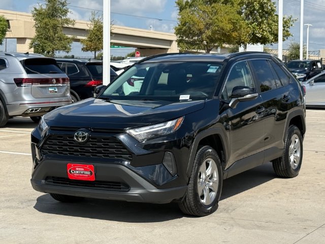 Used 2024 Toyota RAV4 XLE FWD image 7