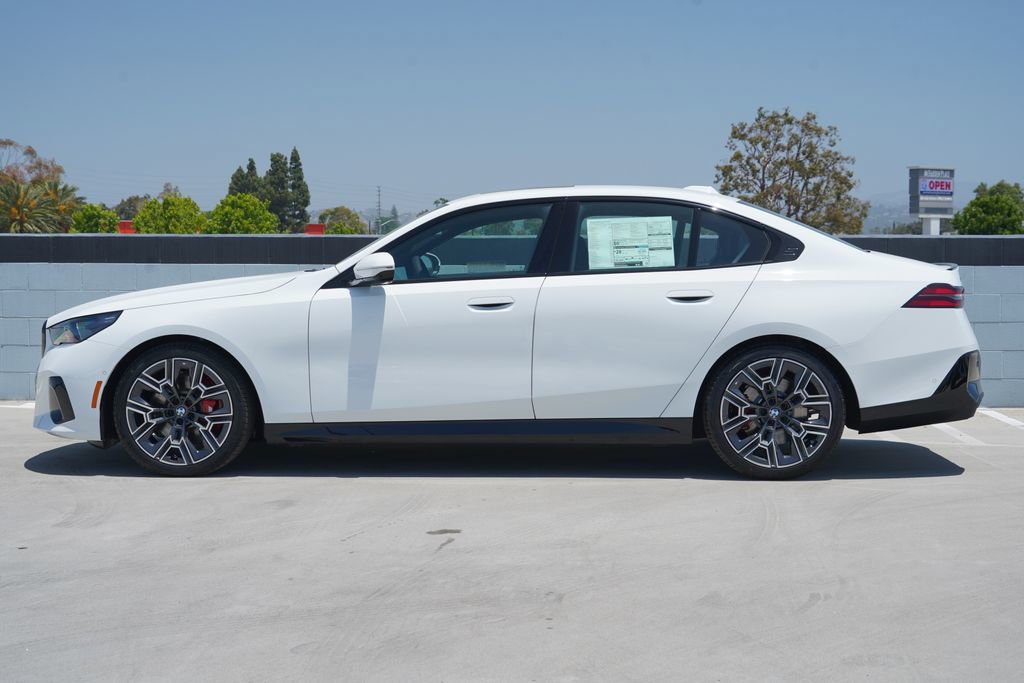 New 2026 BMW 540i xDrive w/ M Sport Package AWD/4WD image 4