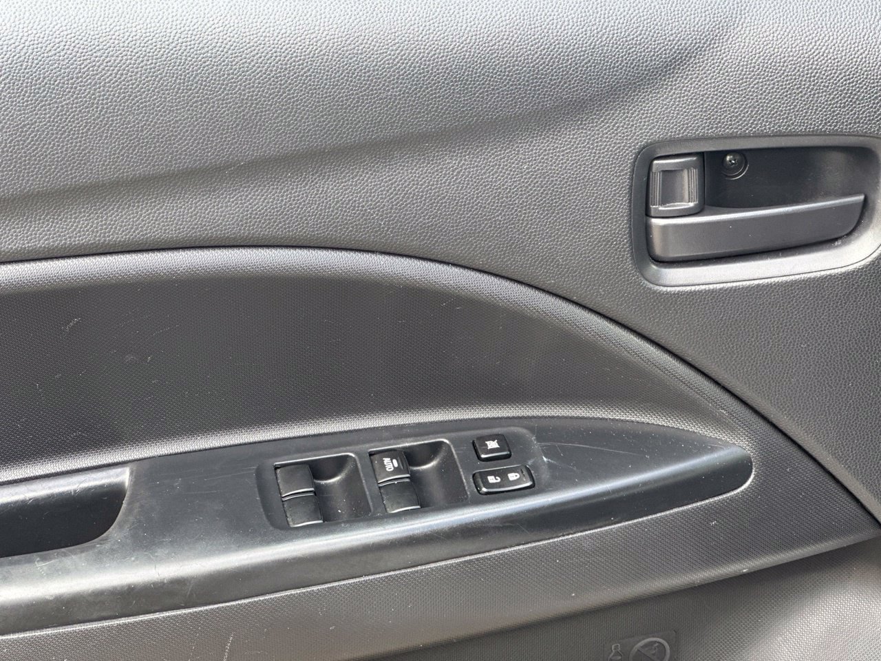 Used 2024 Mitsubishi Mirage ES FWD image 11
