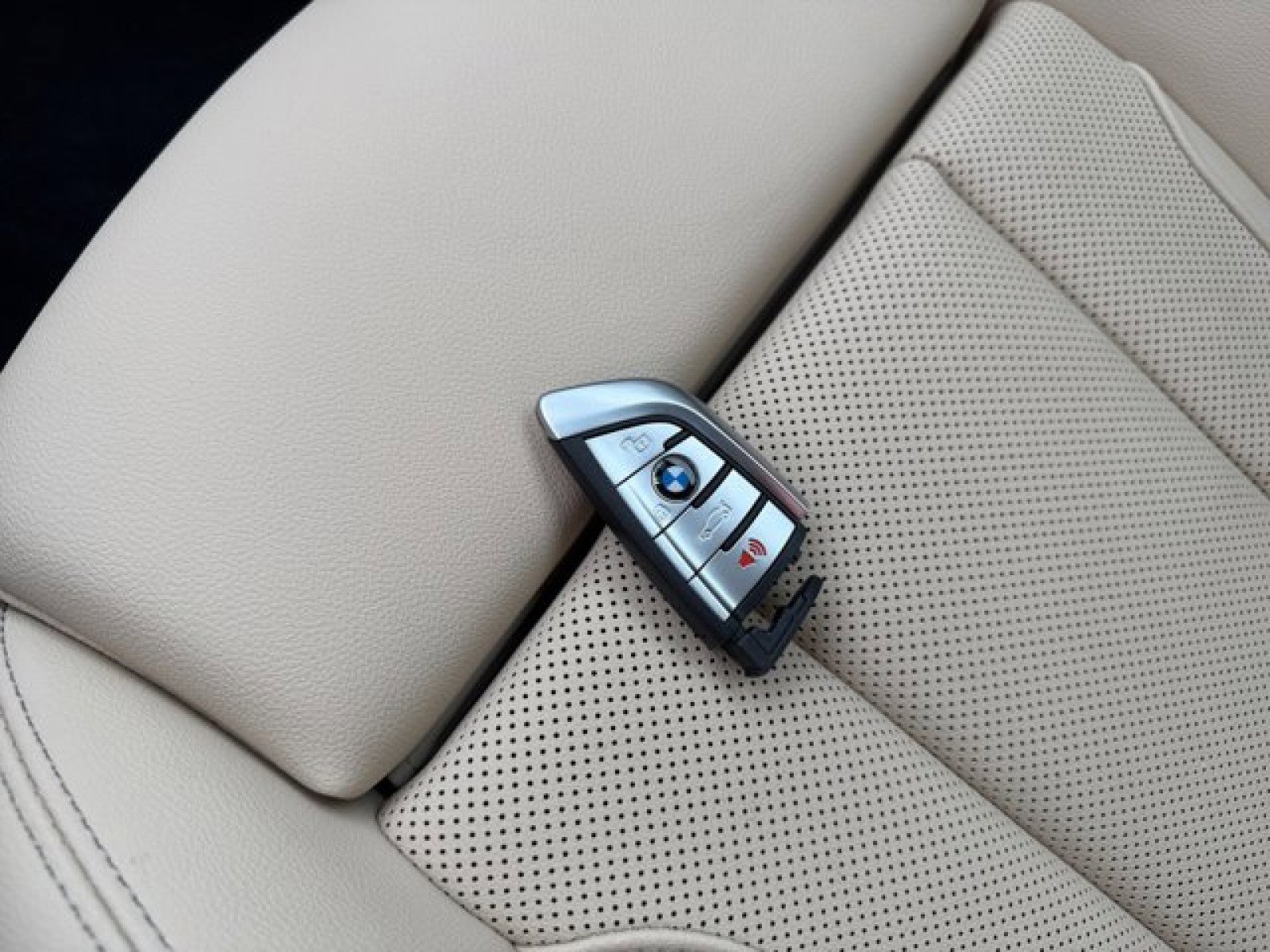 Used 2023 BMW 230i xDrive Coupe image 21