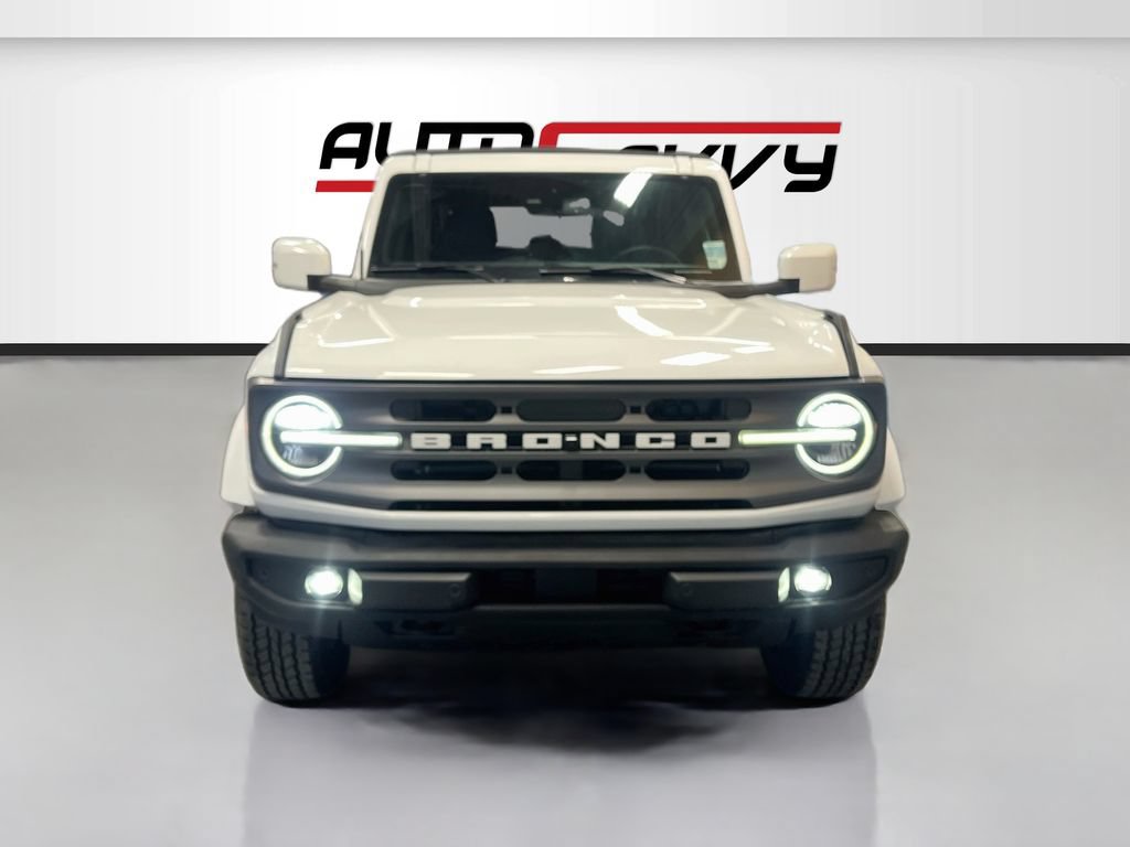 Used 2025 Ford Bronco Outer Banks AWD/4WD image 2