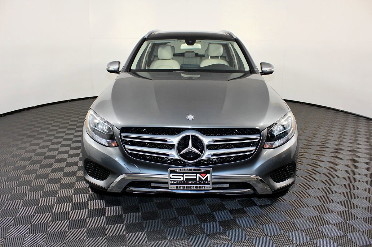 Used 2017 Mercedes-Benz GLC 300 4MATIC image 3